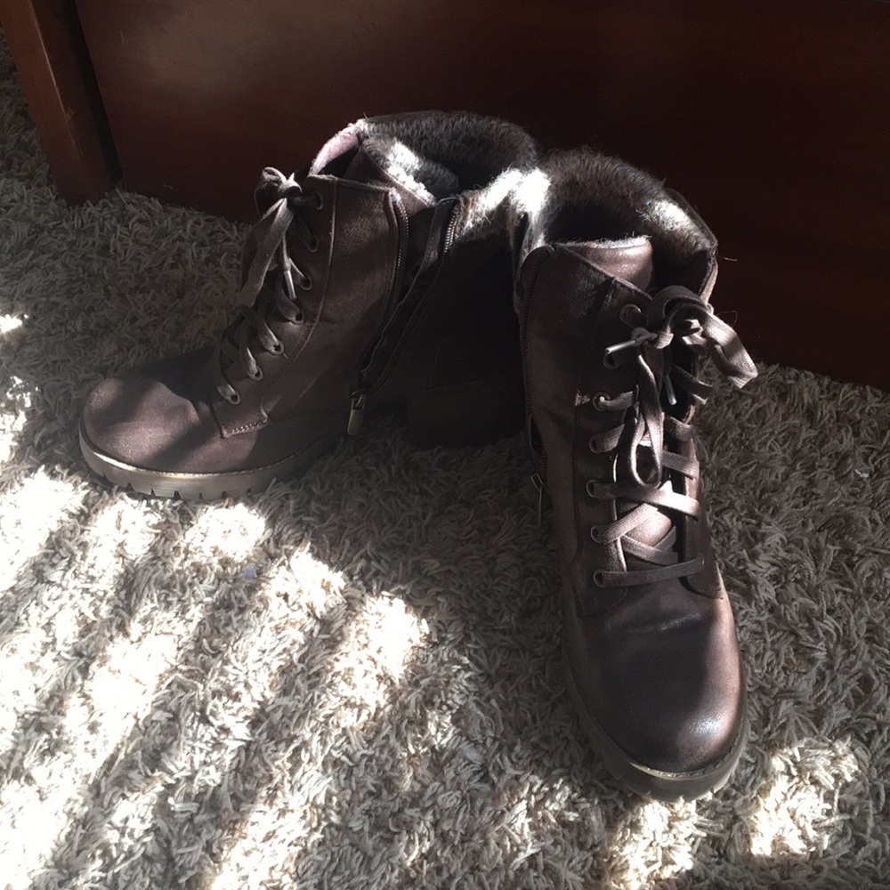 boots - Picture 3 of 4